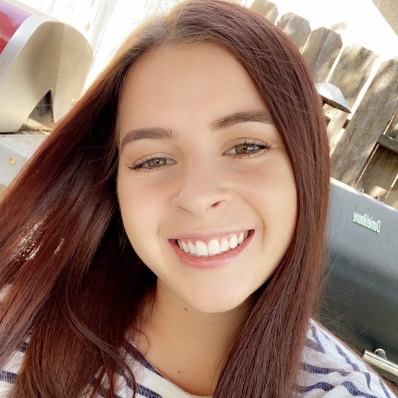 Meet your Posher, Gabrielle - Picture 1 of 1